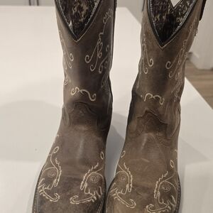 Brown Embroidered Kids Boots